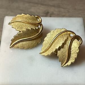 Vintage Trifari Brushed Gold tone Clip on Earrings #A162